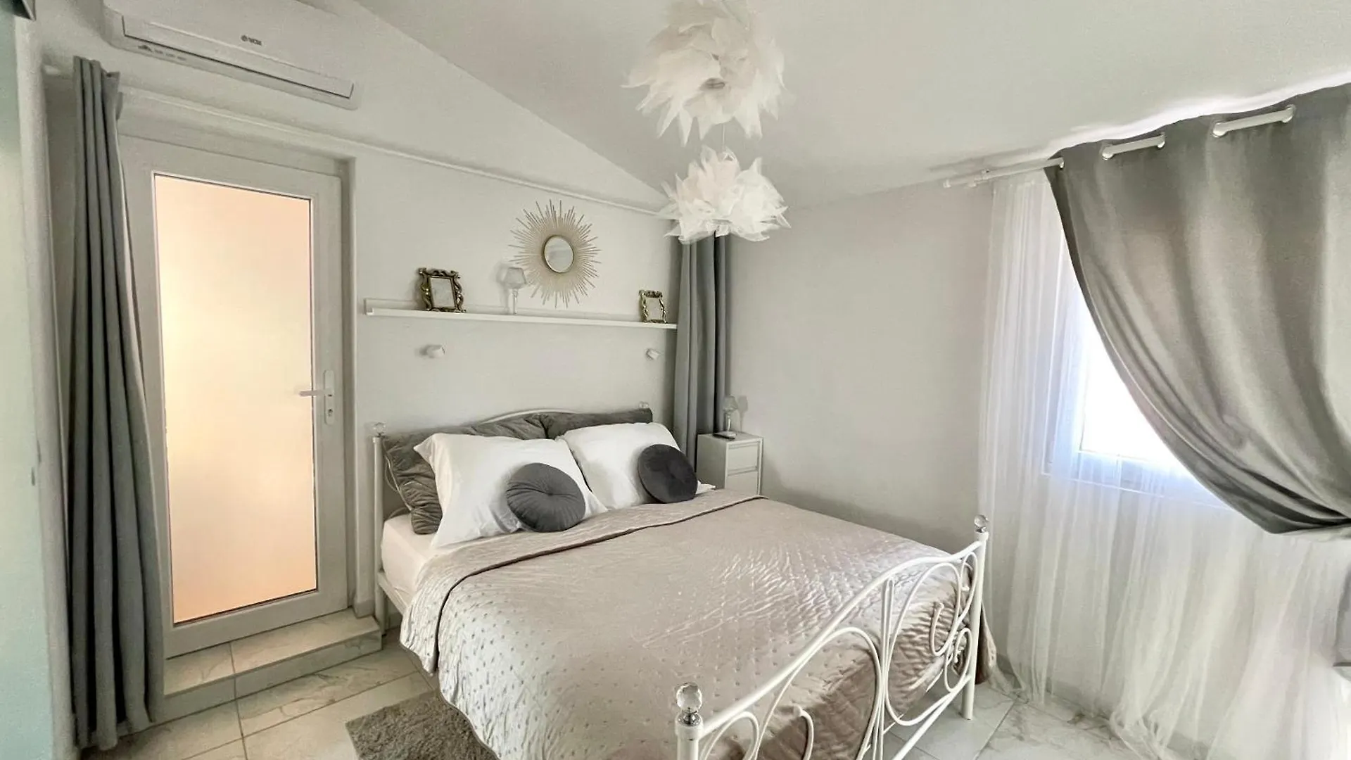 Villa Amore Radini With A Private Saltwater Pool And Dedicated Parking Brtonigla
